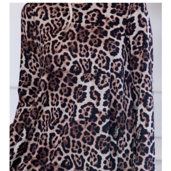 COPY - Leopard shirt with pockets women’s long sleeve - Picture 6 of 7